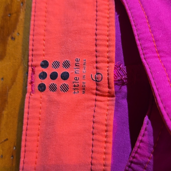 Magenta Title Nine capris, size 6 - Picture 2 of 13